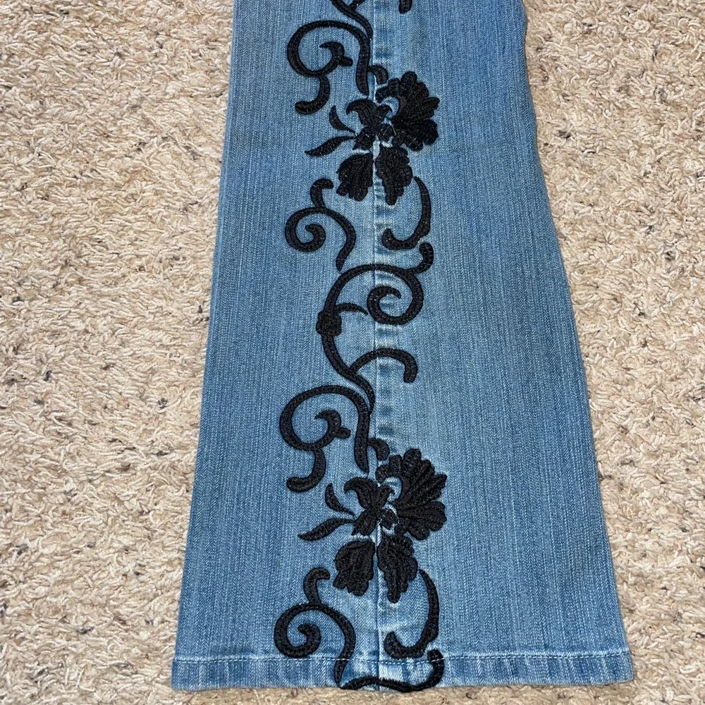 Black Floral Embroidered Jeans - Picture 7 of 8